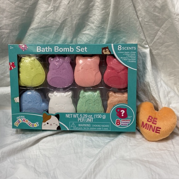 Squishmallows Other - Squishmallows Bath Bomb Charm Set. One size: 8 bath bombs.